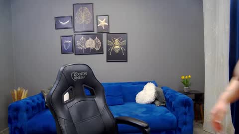 Snapshot of katewalker_ chatting on January 28, 6:49 pm Kate online show from January 28, 6:49 pm