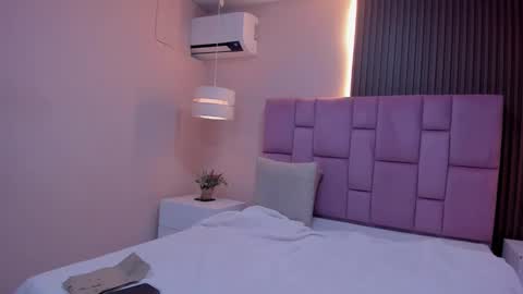 Snapshot of kathe_asian chatting on January 6, 11:58 am online show from January 6, 11:58 am