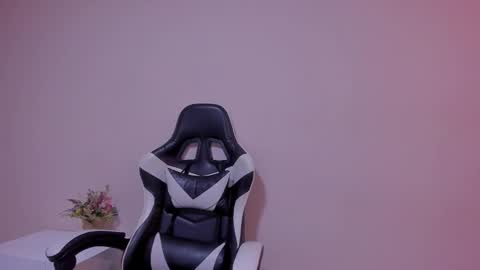 Snapshot of kathe_asian chatting on January 15, 11:48 am online show from January 15, 11:48 am