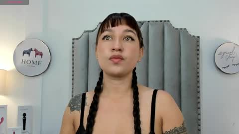 Snapshot of katherine_glow chatting on April 17, 11:35 am KATHE online show from April 17, 11:35 am