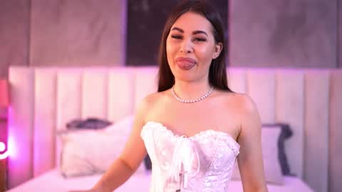 Snapshot of katie_hayes chatting on March 16, 7:51 pm Katie online show from March 16, 7:51 pm