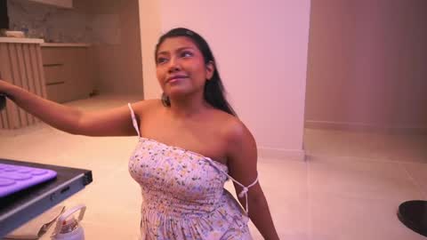 Follow me on instagram and twitter as correaktnees online show from March 29, 7:08 am