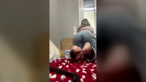 Snapshot of katraxhas chatting on February 5, 10:42 am EMO online show from February 5, 10:42 am