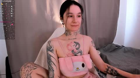 Snapshot of katrina_h0w chatting on May 6, 3:57 am katrina_h0w online show from May 6, 3:57 am
