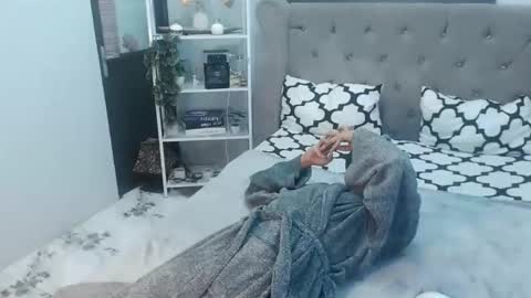 katrinadestroyer online show from May 25, 1:44 am