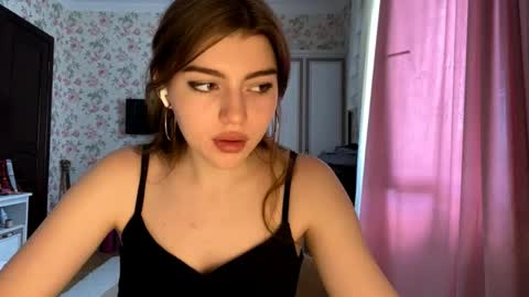 Molly online show from June 7, 1:37 pm