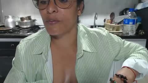 KattleyaGrey online show from December 18, 7:31 pm