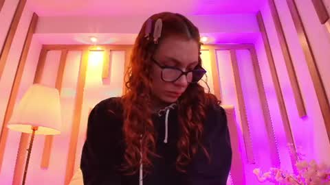 Snapshot of katy_van chatting on July 7, 1:15 pm Katy Van online show from July 7, 1:15 pm