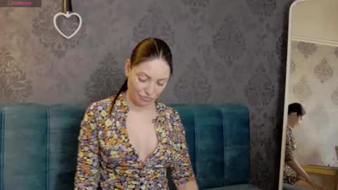 Snapshot of katylinee chatting on April 8, 2:39 pm Katyline online show from April 8, 2:39 pm