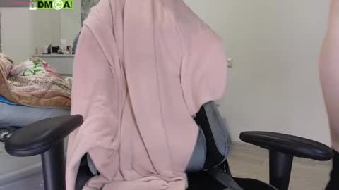 Snapshot of kawaiinullify chatting on February 27, 4:01 am Warya online show from February 27, 4:01 am