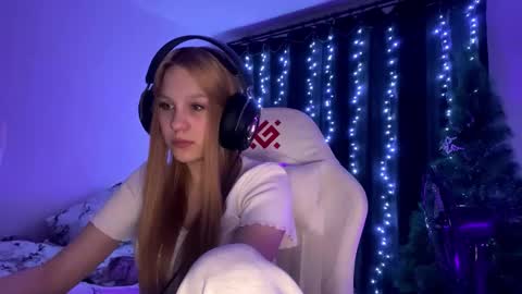 Amia online show from February 14, 5:53 pm