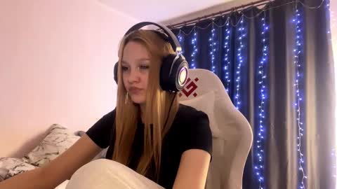 Amia online show from February 28, 3:24 pm