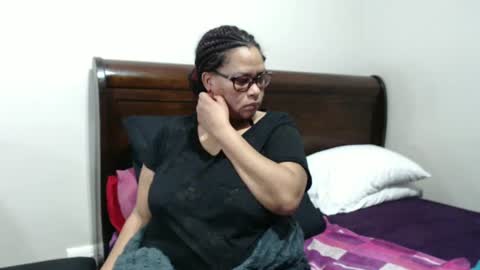 kayla online show from August 2, 7:01 pm