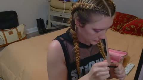 Snapshot of kayleekakesnslim chatting on June 20, 8:33 pm kaylee kakes online show from June 20, 8:33 pm