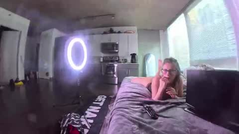 Snapshot of kaythepetiteblonde chatting on April 3, 5:22 pm kaythepetiteblonde online show from April 3, 5:22 pm