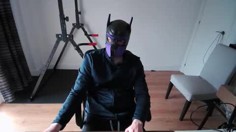 Snapshot of kaywolf89 chatting on February 2, 3:44 pm Neon online show from February 2, 3:44 pm