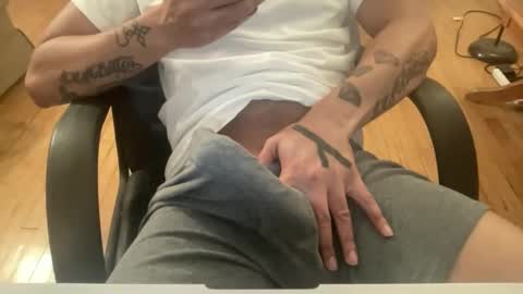 Snapshot of keesey23 chatting on December 1, 4:17 am Keesey23 online show from December 1, 4:17 am