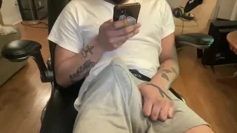 Snapshot of keesey23 chatting on March 14, 2:39 am Keesey23 online show from March 14, 2:39 am