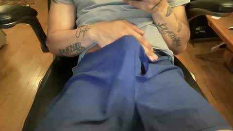 Keesey23 online show from June 9, 3:51 am