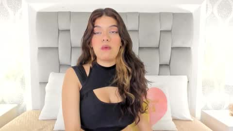 Keiira Fox online show from February 3, 11:26 am