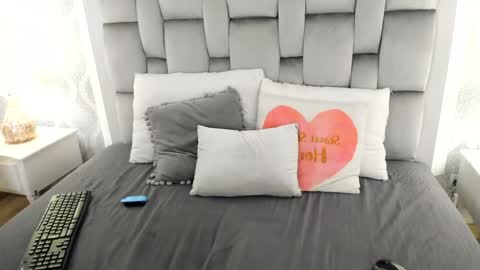 Keiira Fox online show from April 12, 7:30 pm