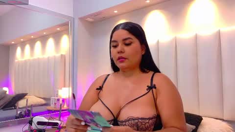 Keily Ross online show from July 28, 7:50 pm