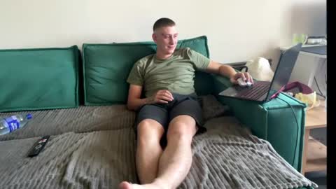 Snapshot of keksik__ chatting on July 1, 7:43 am keksik__ online show from July 1, 7:43 am