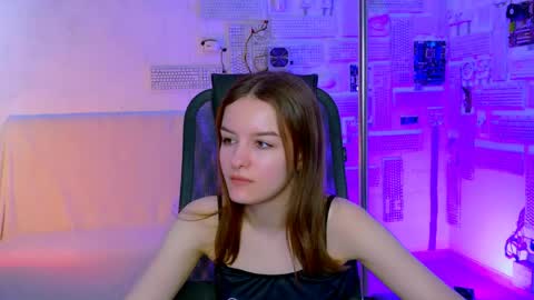 kelliebanshe online show from June 9, 4:24 am