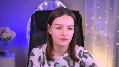 kelliebanshe online show from June 17, 8:28 am
