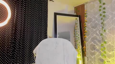 kelly__thomson online show from February 18, 11:44 pm