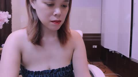 Kelly online show from April 8, 3:17 am