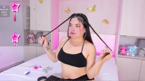 KELLY online show from February 26, 8:08 pm