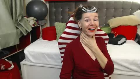 kelly online show from March 31, 1:07 am