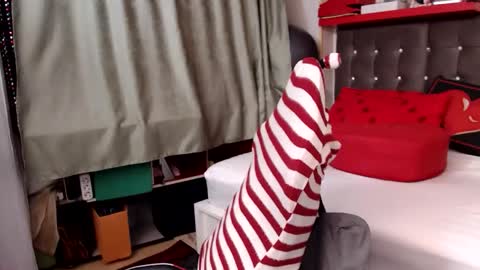 kelly online show from April 19, 10:12 pm