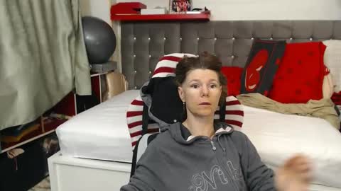 kelly online show from May 16, 12:51 am