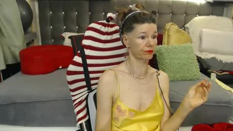 kelly online show from June 4, 7:53 pm