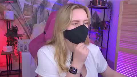 kelly online show from June 19, 9:02 am