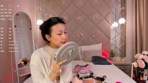 kellyy_bern online show from March 9, 12:58 am
