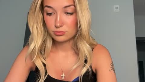Snapshot of kelseyblu chatting on July 1, 12:01 am Kelsey Blu online show from July 1, 12:01 am