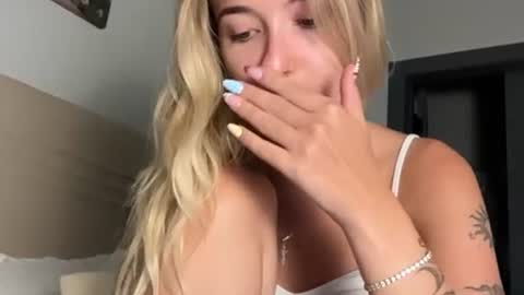 Snapshot of kelseyblu chatting on July 18, 2:49 am Kelsey Blu online show from July 18, 2:49 am
