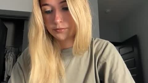 Snapshot of kelseyblu chatting on July 24, 12:30 am Kelsey Blu online show from July 24, 12:30 am