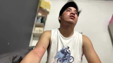 Snapshot of keltcumx chatting on March 6, 9:25 am keltcumx online show from March 6, 9:25 am