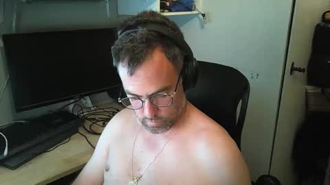Snapshot of kelvin06133 chatting on June 6, 10:14 pm kelvin06133 online show from June 6, 10:14 pm