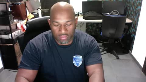 ken3897 online show from May 2, 11:43 pm