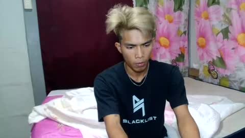 Snapshot of ken_minjun chatting on July 21, 12:40 pm ken_minjun online show from July 21, 12:40 pm