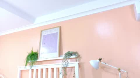   online show from April 13, 9:04 am