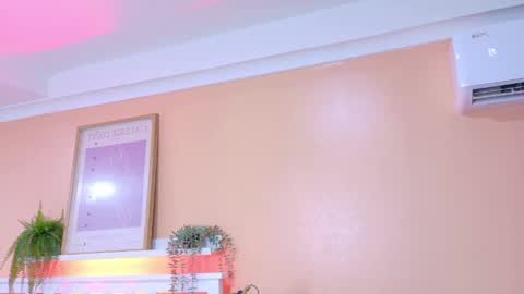   online show from April 14, 9:04 am