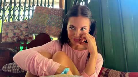 Hello my name is Kenzie its my third day here nice to meet youTGMamiMiami  Give me 50 thumbs ups online show from March 7, 4:09 am