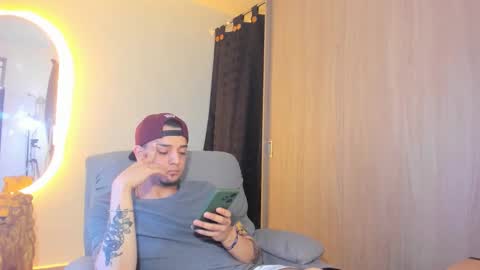 kendel_dimitri online show from February 12, 6:51 am