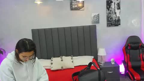 Snapshot of kendra_london chatting on July 14, 11:16 am Kendra London online show from July 14, 11:16 am